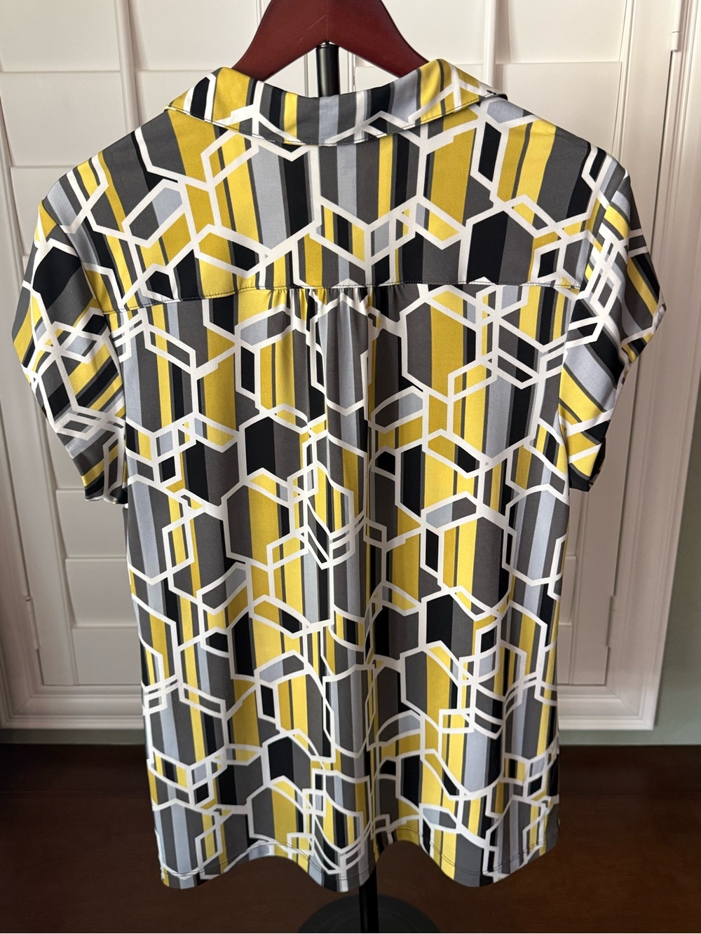 Alfani Yellow Black Gray Geometric Print Stretch Blouse - Picture 2 of 4